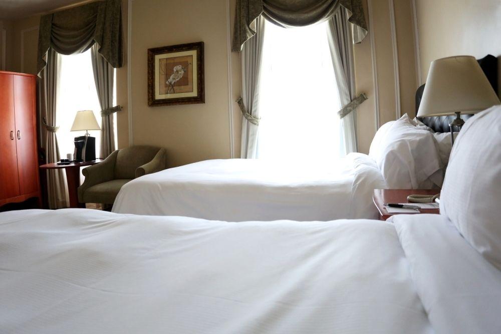 Clarendon 4*